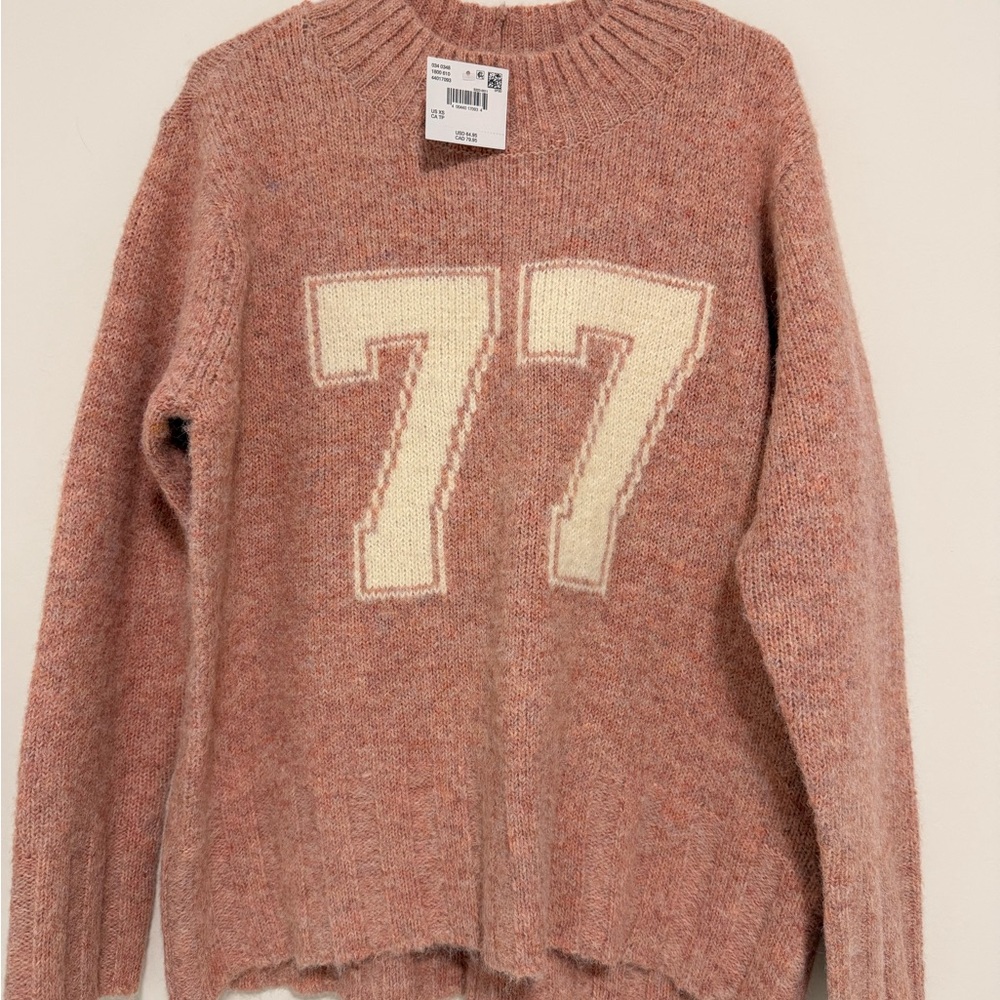 American Eagle Outfitters Pink Sweater with Cream 77 Design